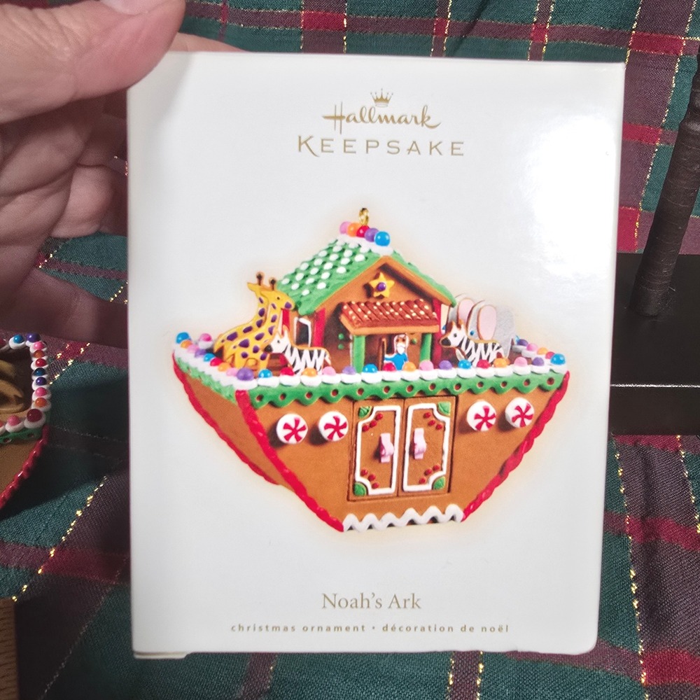 Hallmark Keepsake Noah's Ark Gingerbread Christmas Ornament 2009 Sharon Visker - Picture 5 of 9